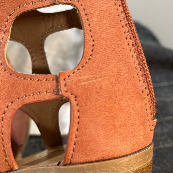 Qupid Block Heel Gladiator Sandal - Picture 8 of 8